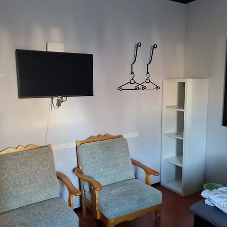 Bromoella Camping O Vandrarhem Eksteriør bilde